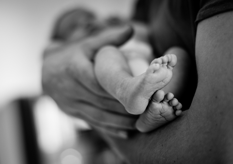 tiny baby feet | Eagan newborn photos