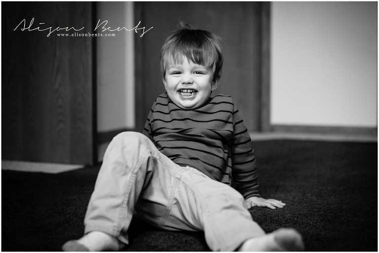 boy smiling | minneapolis-family-photographer | Alison Bents